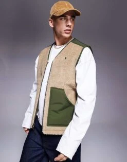 Polo Ralph Lauren Icon Logo Sherpa Borg Gilet In Khaki Tan/green For Men